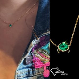 CADENA Y DIJE ORO AMARILLO 18 K CON ESMERALDA NATURAL TALLA REDONDA - hover
