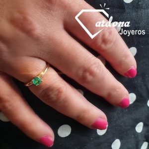ANILLO ANGELES ORO AMARILLO 18 K CON ESMERALDA - hover