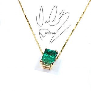 DIJE ORO AMARILLO 18 K CON ESMERALDA NATURAL 0,95 CT PESO TOTAL APROXIMADO - hover