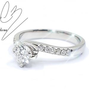 ANILLO COMPROMISO ORO BLANCO 18 K CON DIAMANTE NATURAL 0,42 CT ADORNADO CON 0,12 CT DIAMANTE NATURAL - hover