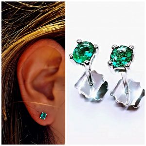 Topos oro blanco 18 k con esmeralda natural talla ovalada 0,65 ct peso total aproximado - hover