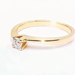 Anillo ANA  oro amarillo 18 k con diamante natural 0,15 ct peso total aproximado - hover