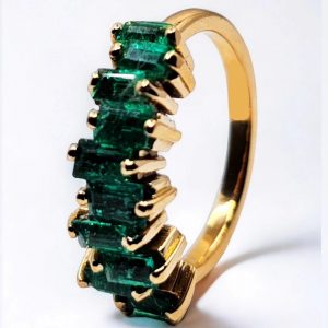 argolla crazy oro amarillo 18 k con esmeralda natural 2 ct - hover